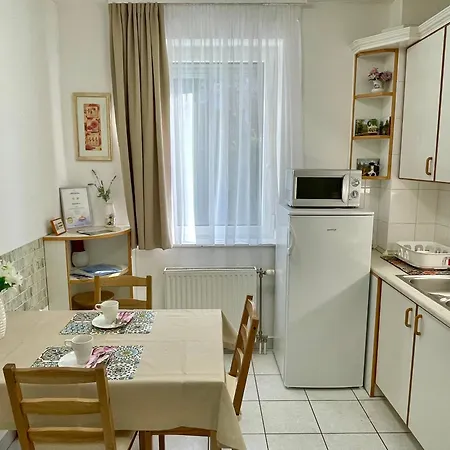Apartman Tavirózsa 1a *