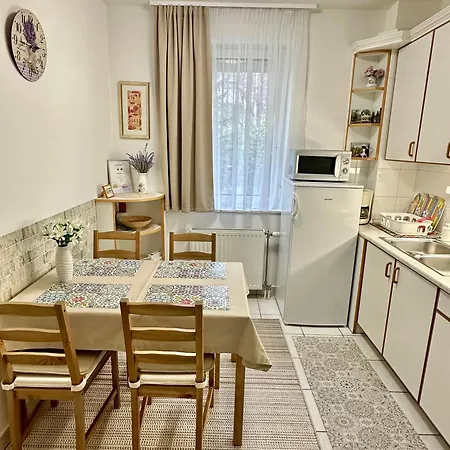 Tavirozsa 1a Apartament *