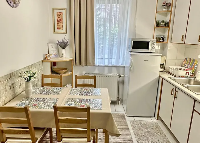 Tavirozsa 1a Apartament *